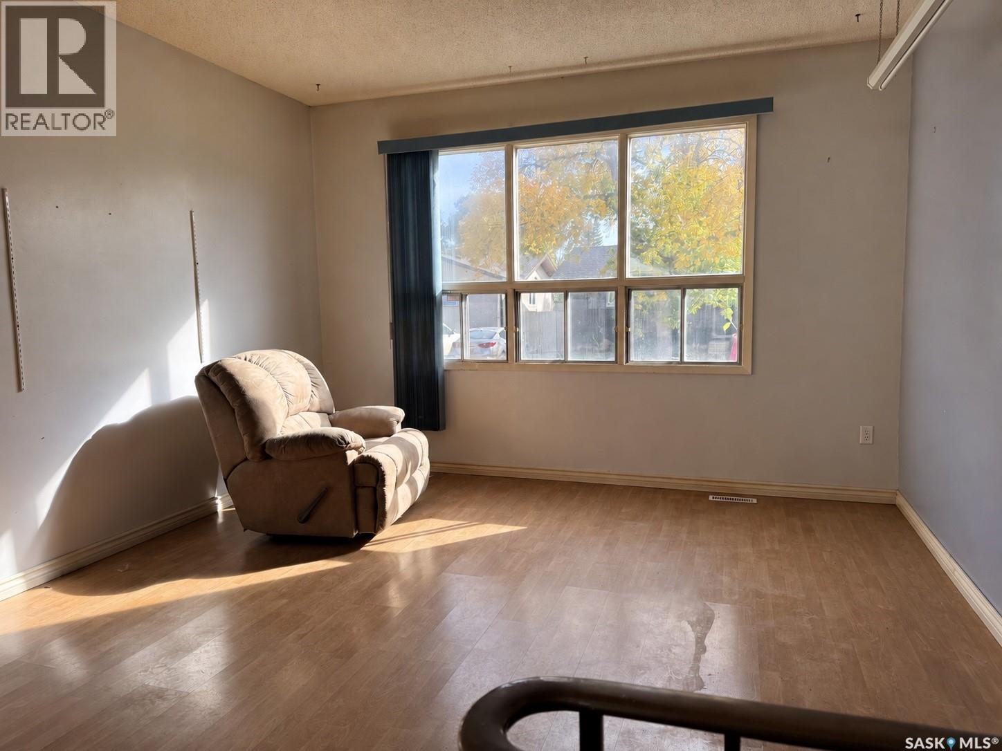 871 Morris Crescent N, Regina, Saskatchewan  S4X 2W4 - Photo 3 - SK049700
