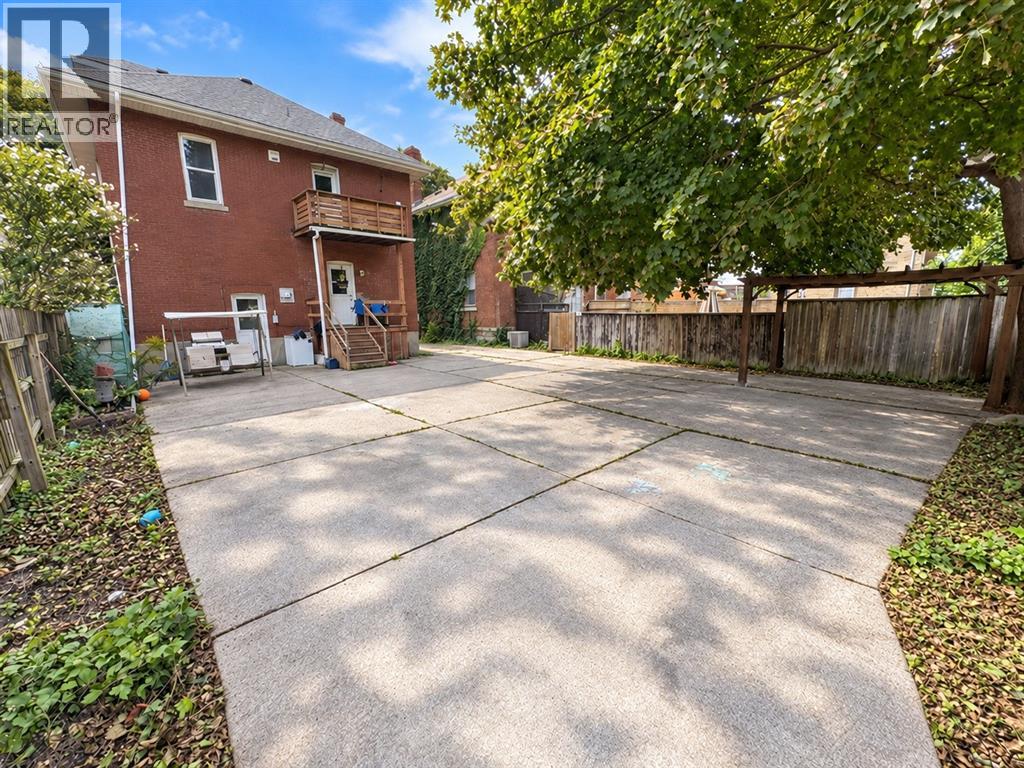116 Cameron Street, Sarnia, Ontario  N7T 4A8 - Photo 2 - 26023671