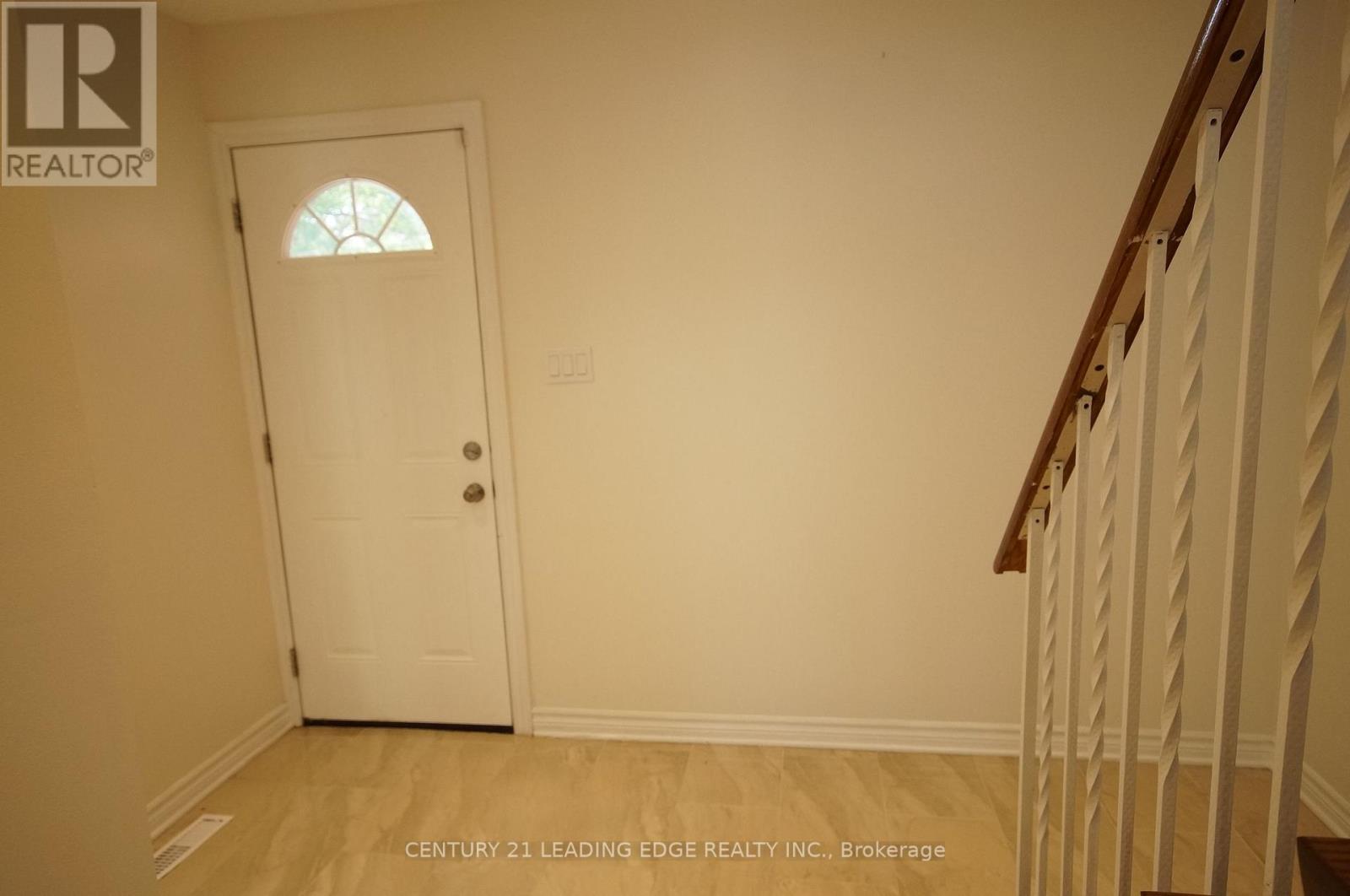 Upper - 62 Daniels Crescent, Ajax, Ontario  L1T 1Y6 - Photo 4 - E13830148