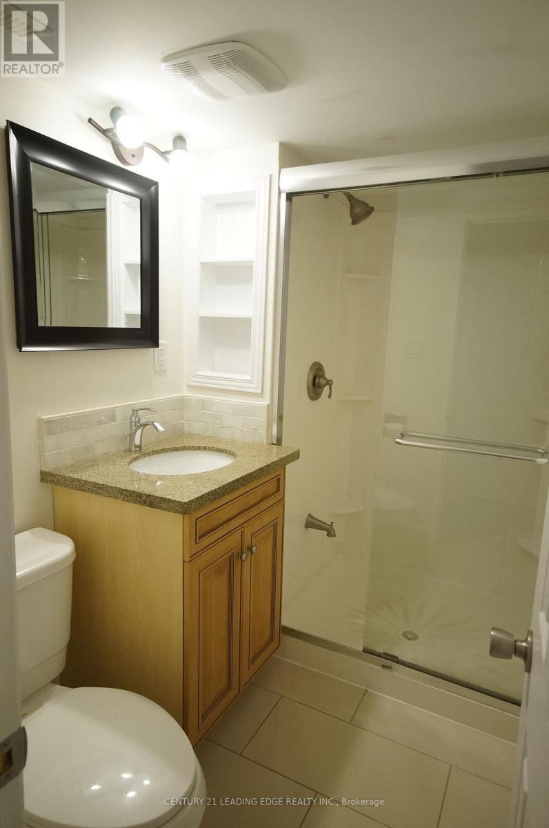 Upper - 62 Daniels Crescent, Ajax, Ontario  L1T 1Y6 - Photo 11 - E13830148