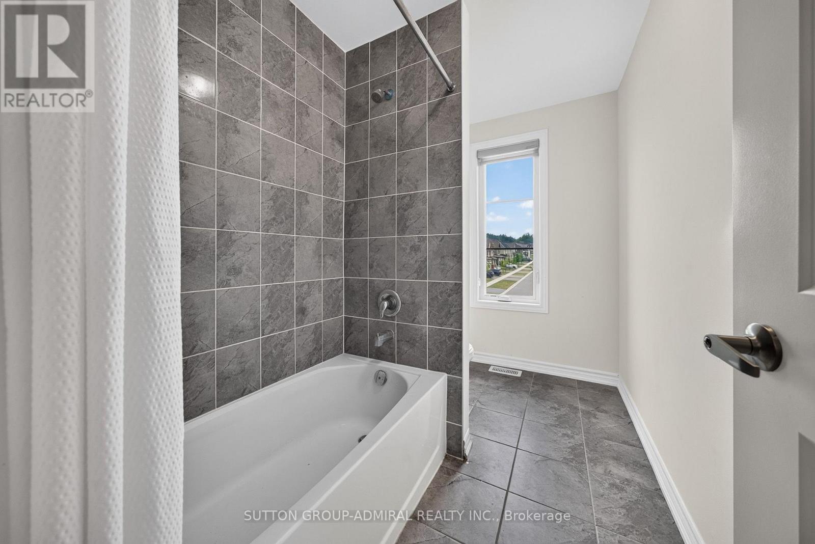 76 Calypso Avenue, Springwater, Ontario  L9X 2C5 - Photo 35 - S13834102