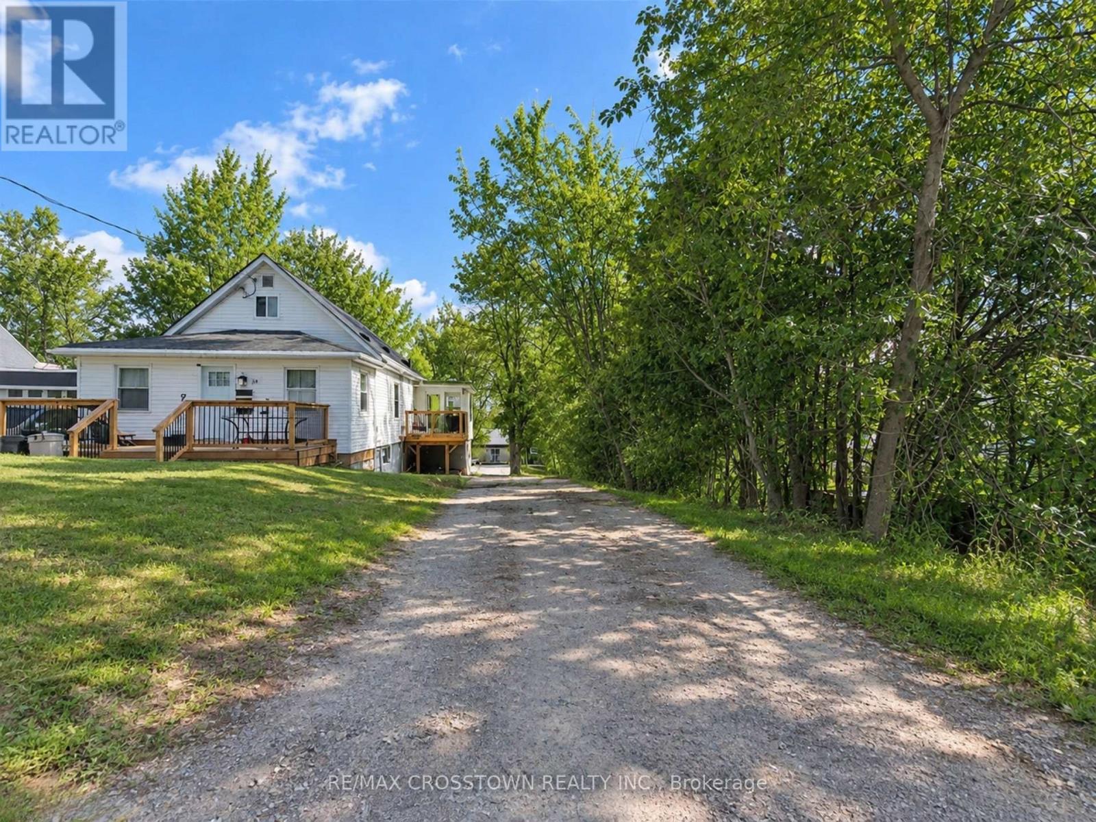 64 BLEEKER STREET, Orillia, Ontario