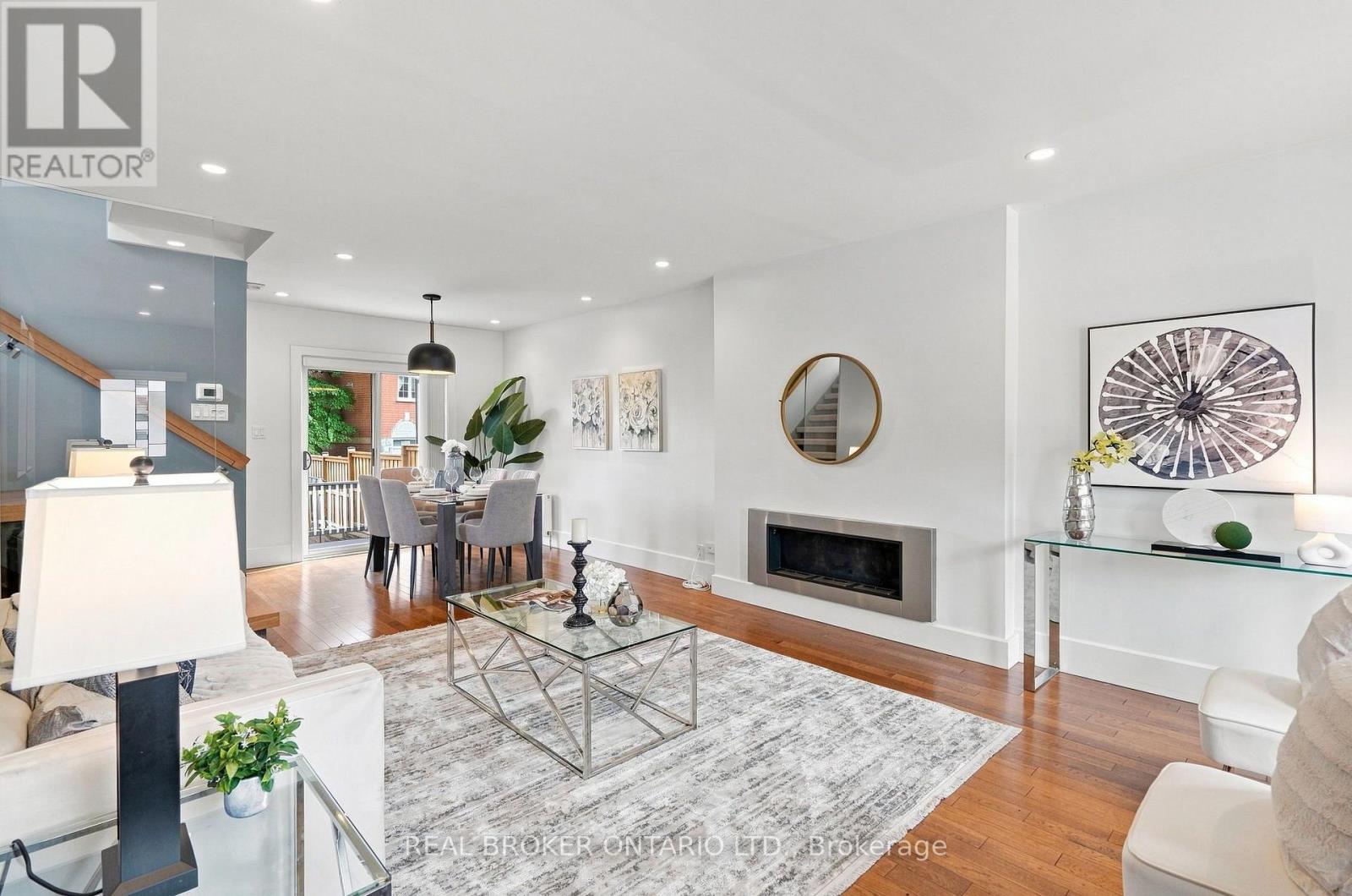 671 Scarlett Road, Toronto, Ontario  M9P 2T2 - Photo 4 - W13701008