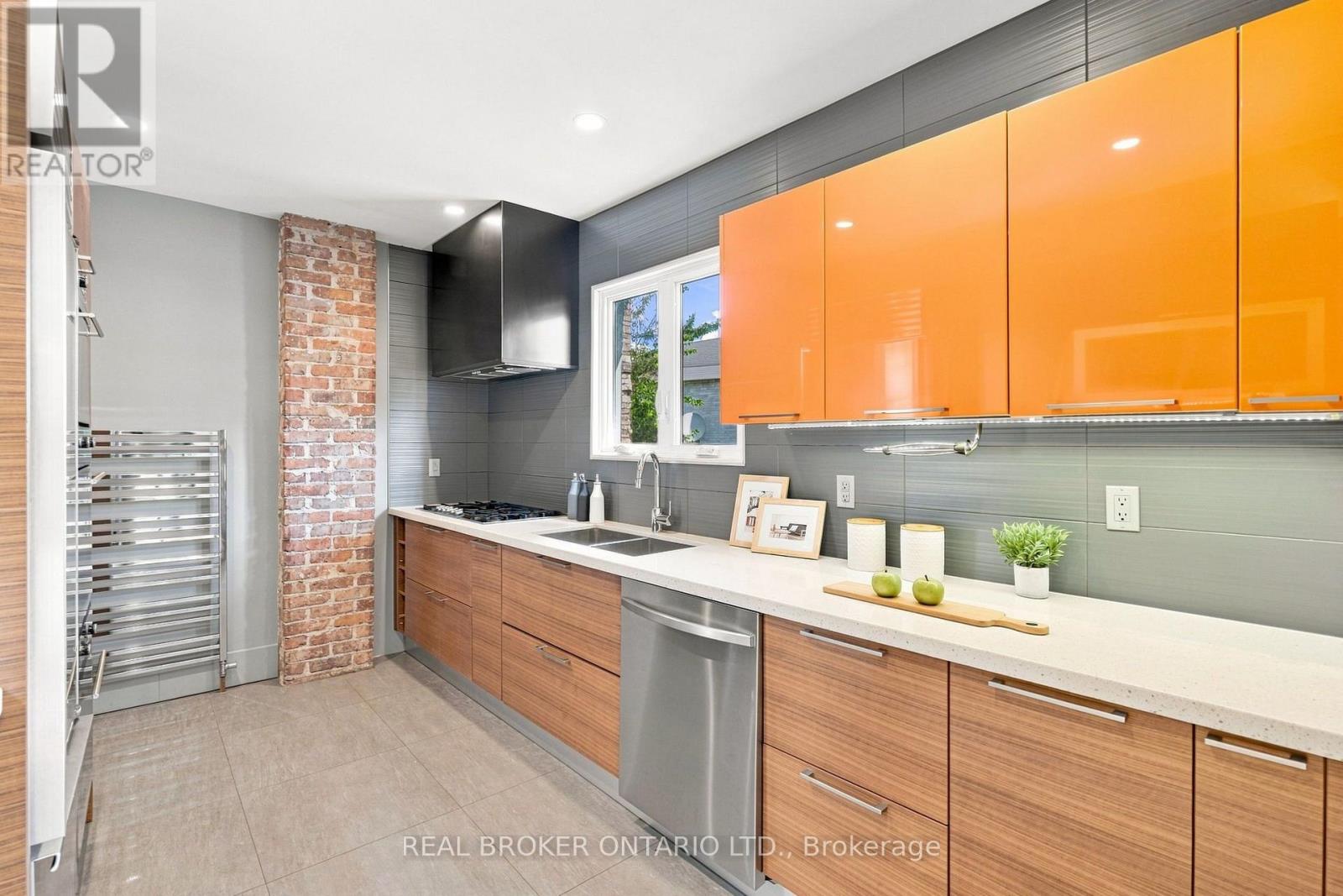 671 Scarlett Road, Toronto, Ontario  M9P 2T2 - Photo 9 - W13701008