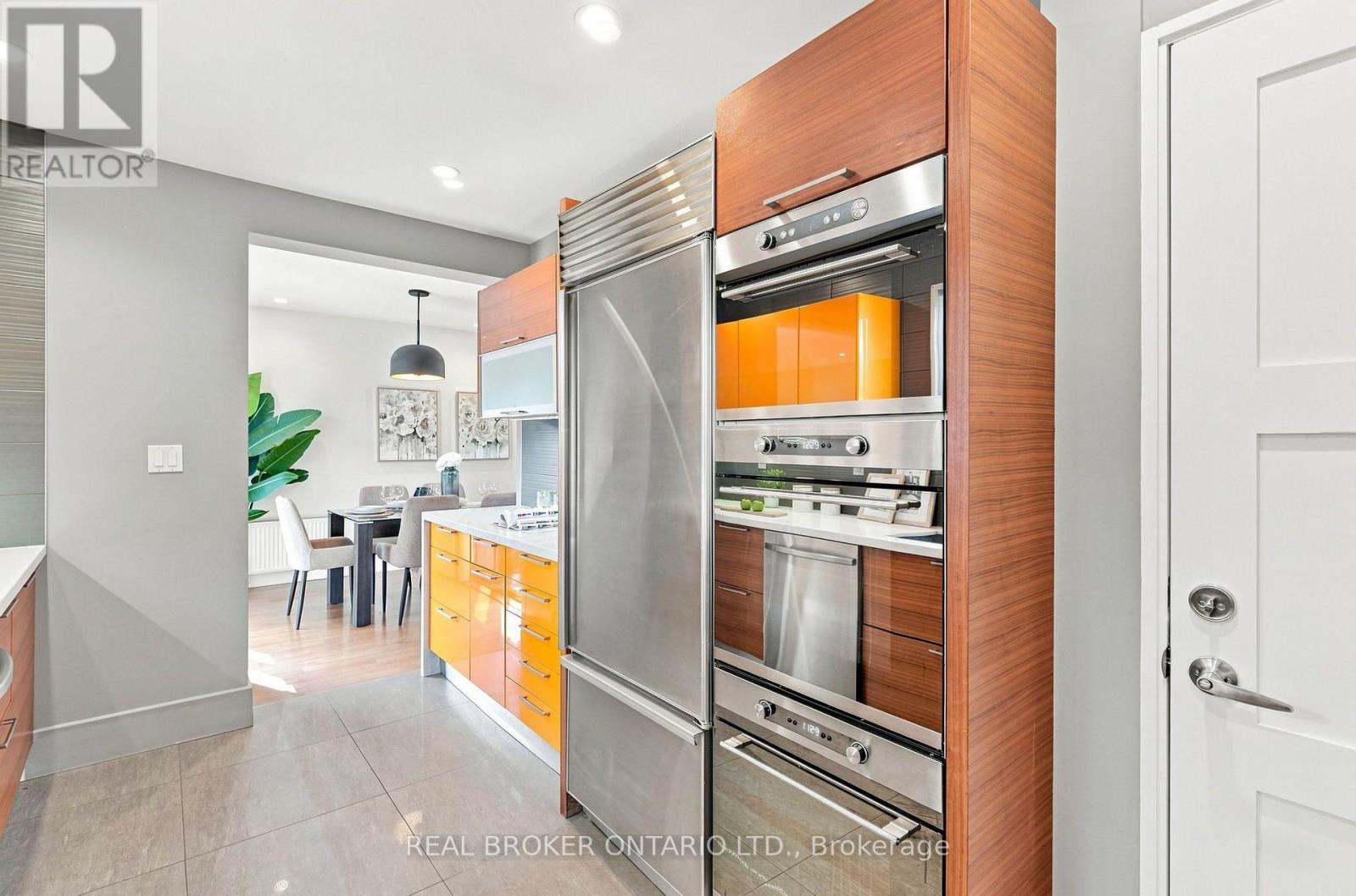 671 Scarlett Road, Toronto, Ontario  M9P 2T2 - Photo 8 - W13701008