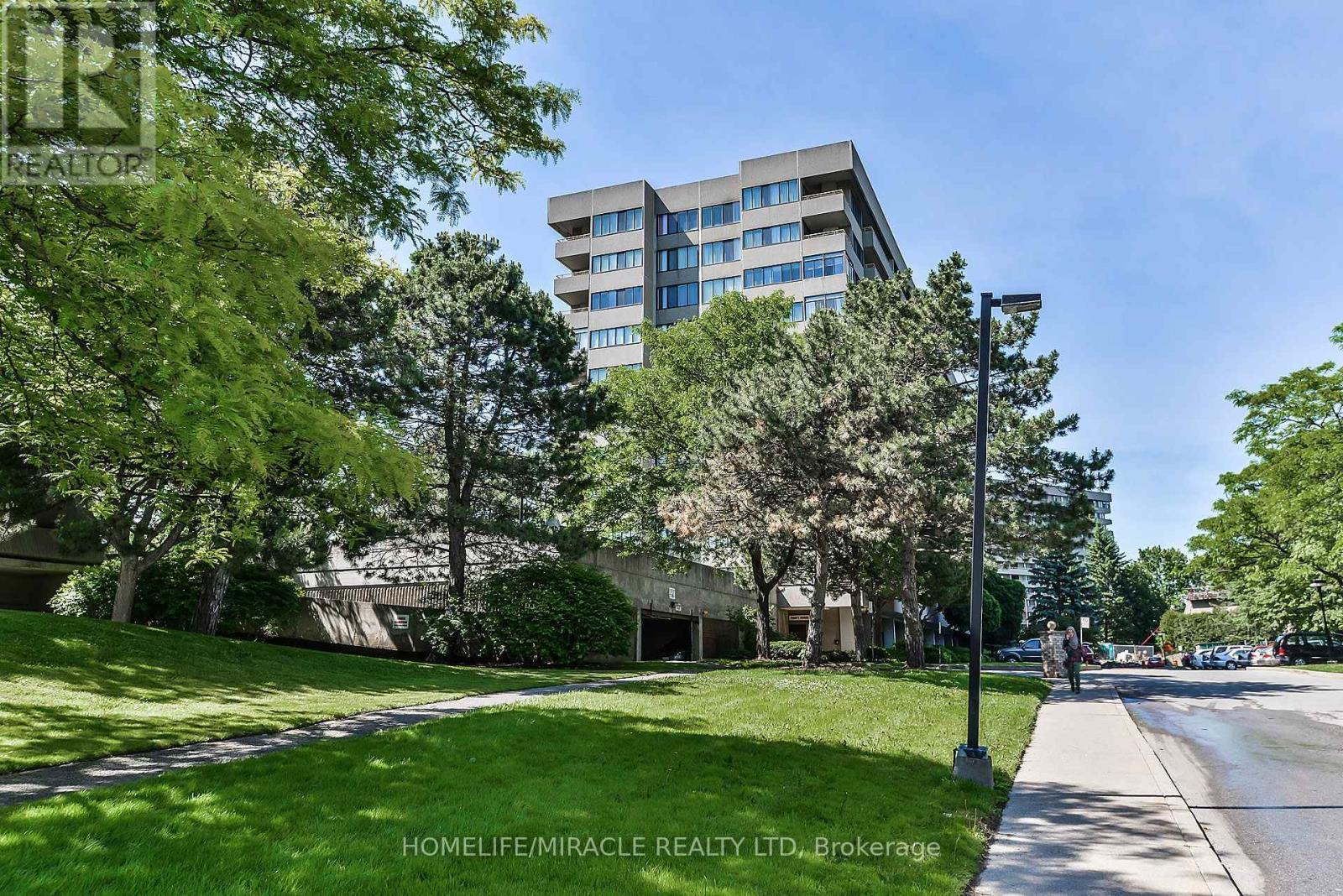 209 - 1320 Mississauga Valley Boulevard, Mississauga, Ontario  L5A 3S9 - Photo 1 - W13834090