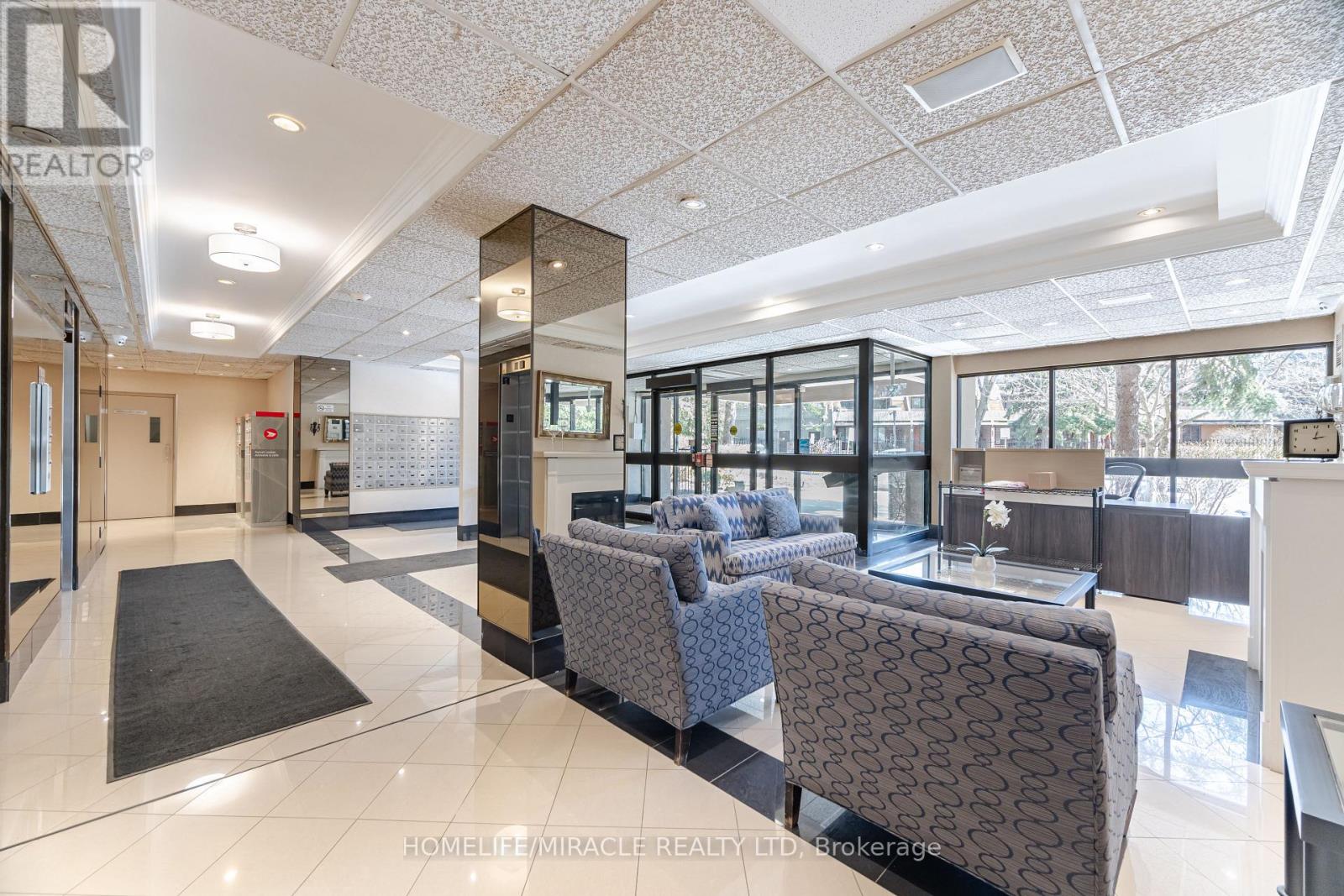 209 - 1320 Mississauga Valley Boulevard, Mississauga, Ontario  L5A 3S9 - Photo 4 - W13834090