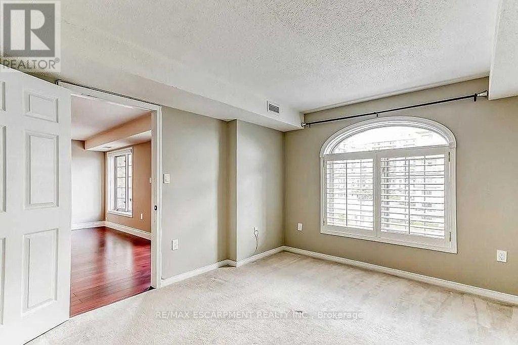 F405 - 216 Plains Road W, Burlington, Ontario  L7T 4K8 - Photo 12 - W13834098