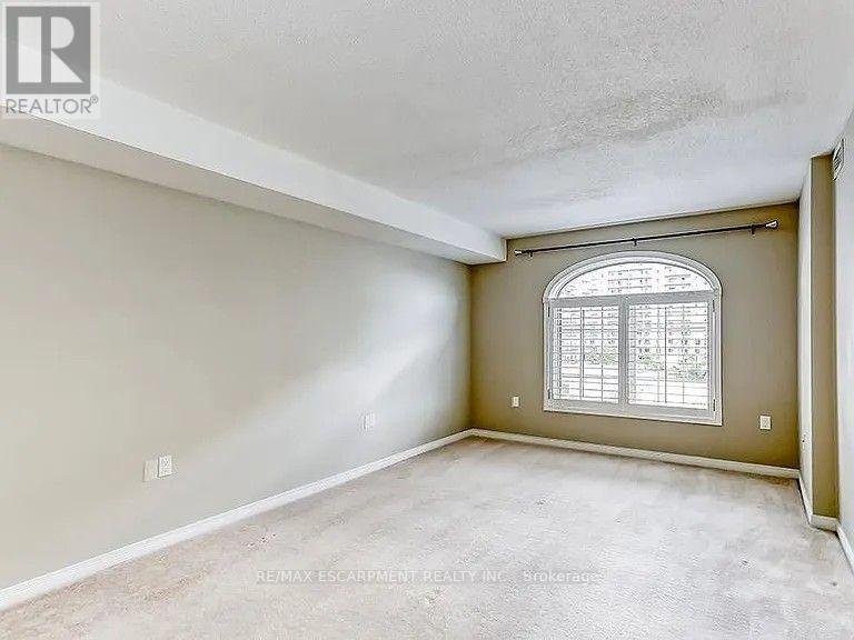 F405 - 216 Plains Road W, Burlington, Ontario  L7T 4K8 - Photo 13 - W13834098