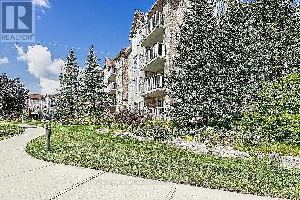 F405 - 216 Plains Road W, Burlington, Ontario  L7T 4K8 - Photo 3 - W13834098