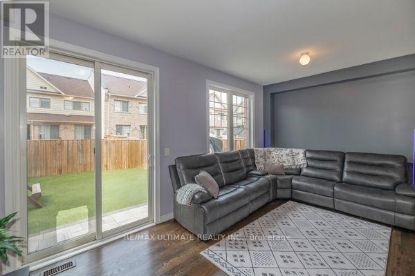31 Davenfield Circle, Brampton, Ontario  L6P 4M2 - Photo 11 - W13834160