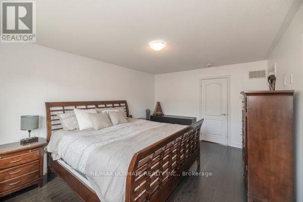 31 Davenfield Circle, Brampton, Ontario  L6P 4M2 - Photo 15 - W13834160