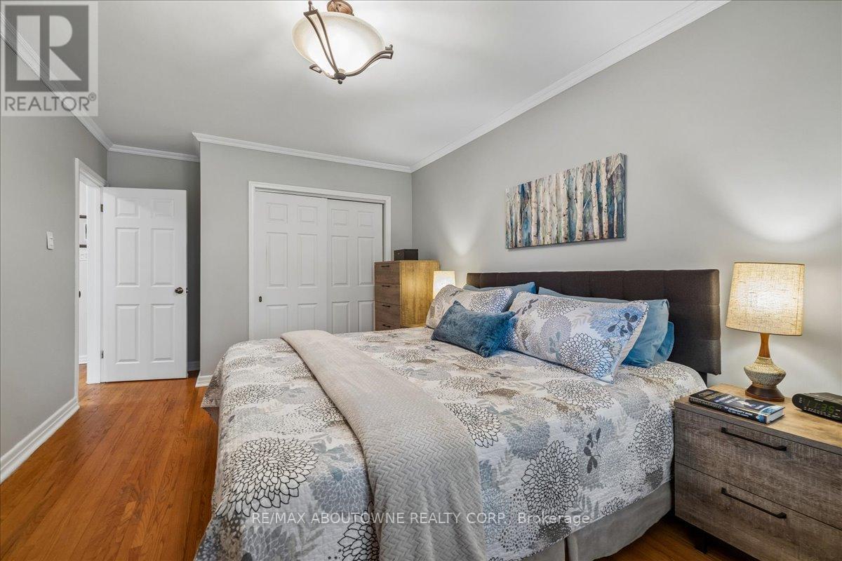 316 River Side Drive, Oakville, Ontario  L6K 3N4 - Photo 17 - W13834208