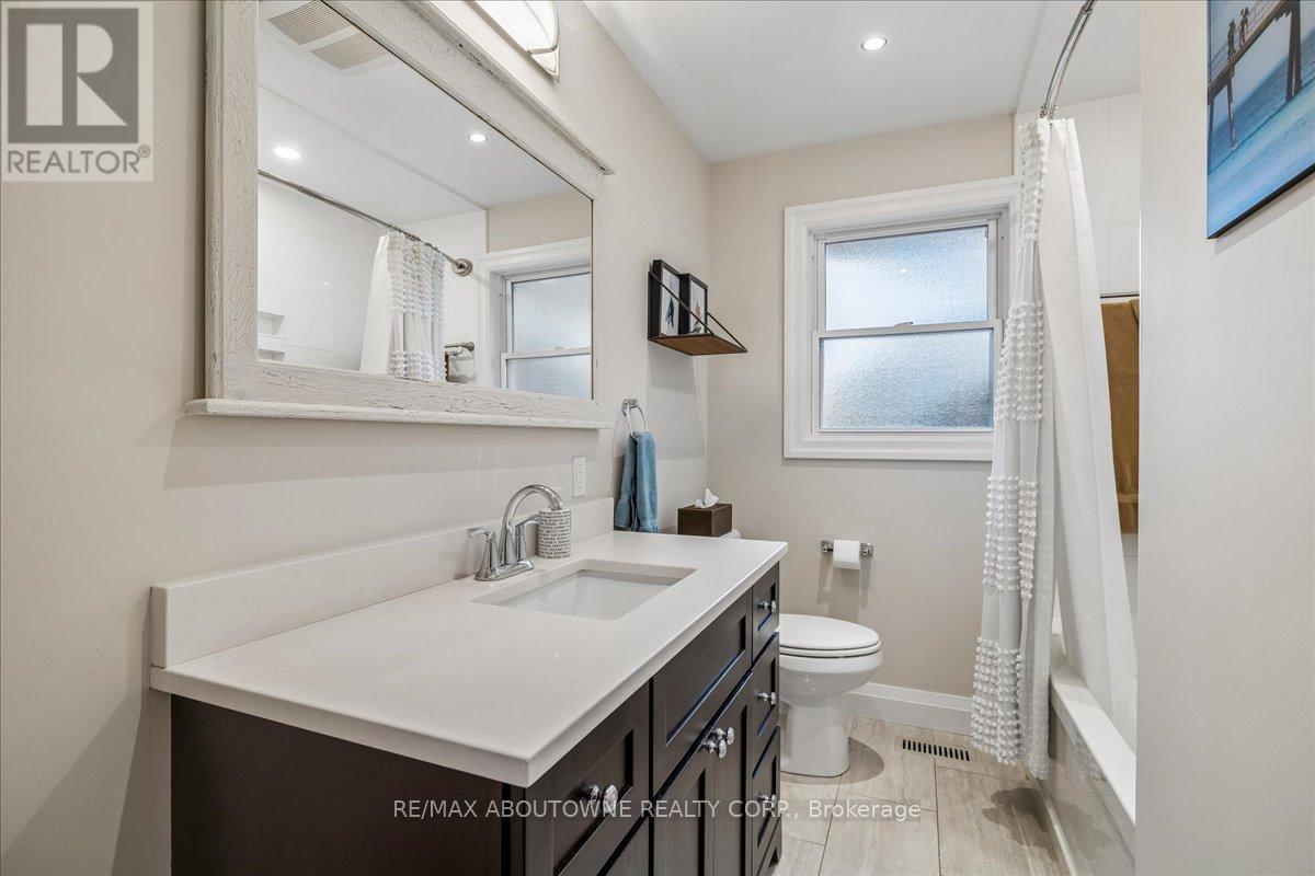 316 River Side Drive, Oakville, Ontario  L6K 3N4 - Photo 20 - W13834208