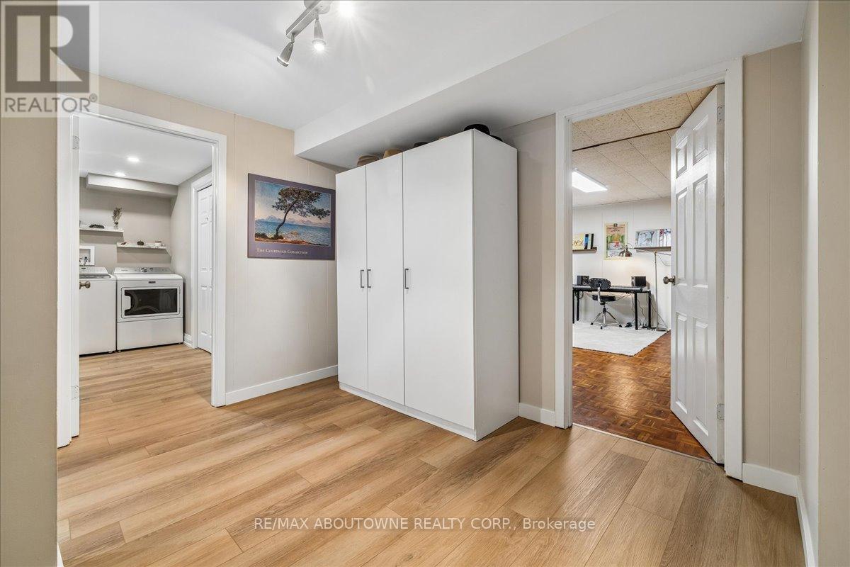 316 River Side Drive, Oakville, Ontario  L6K 3N4 - Photo 25 - W13834208