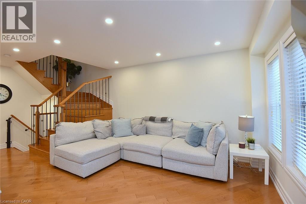 89 Blue Sky Trail, Waterdown, Ontario  L0R 2H8 - Photo 14 - 40864872