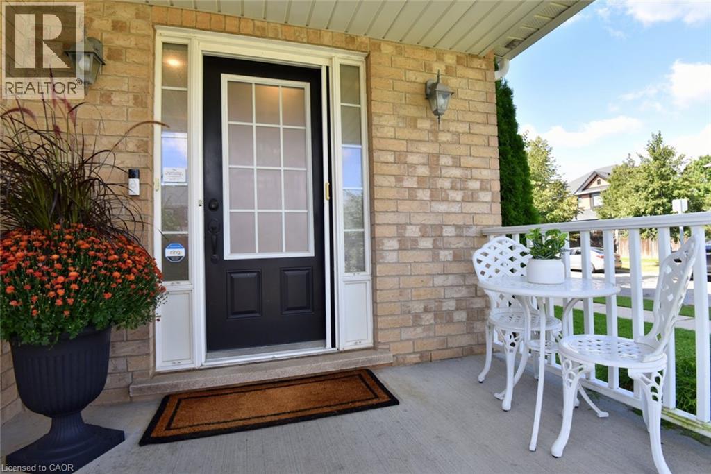89 Blue Sky Trail, Waterdown, Ontario  L0R 2H8 - Photo 4 - 40864872