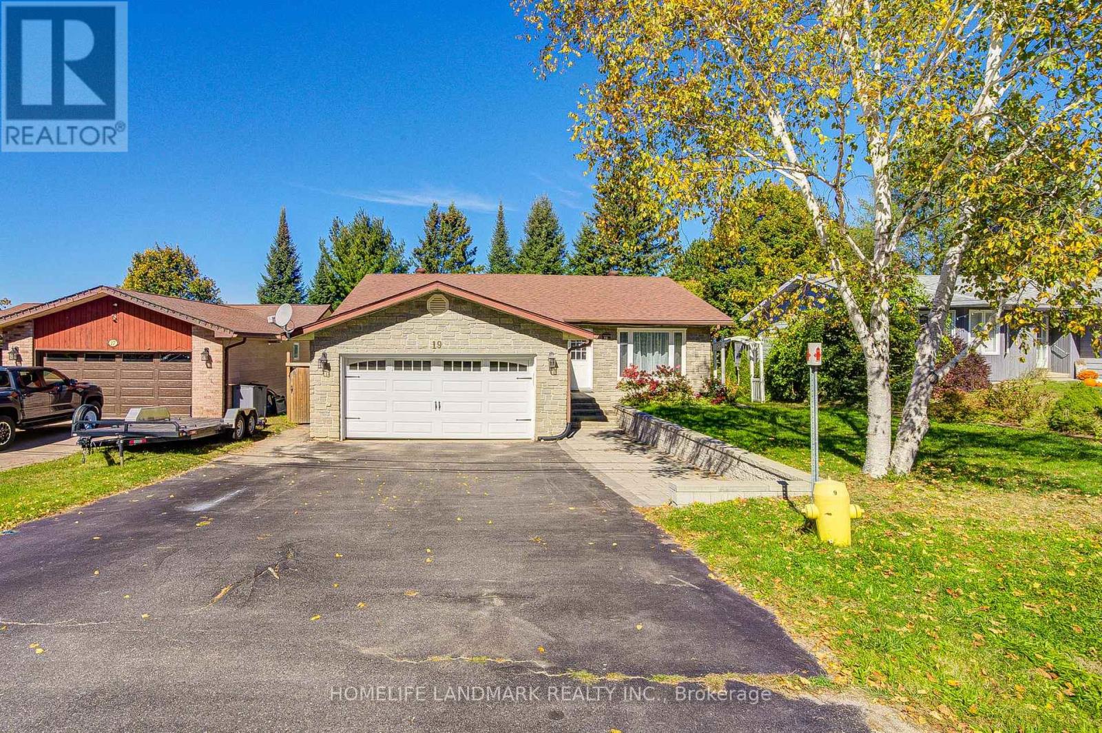 19 SOUTHDALE DRIVE, Huntsville, Ontario