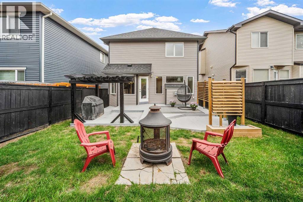 137 Sage Valley Close NW