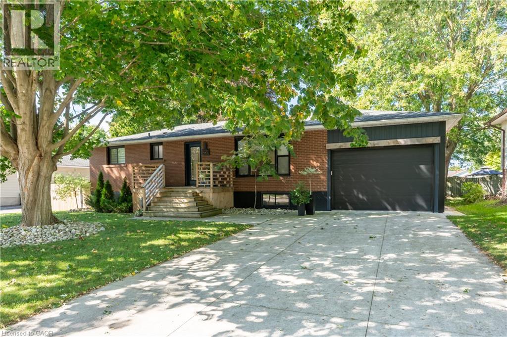 238 MORENZ Drive, Mitchell, Ontario