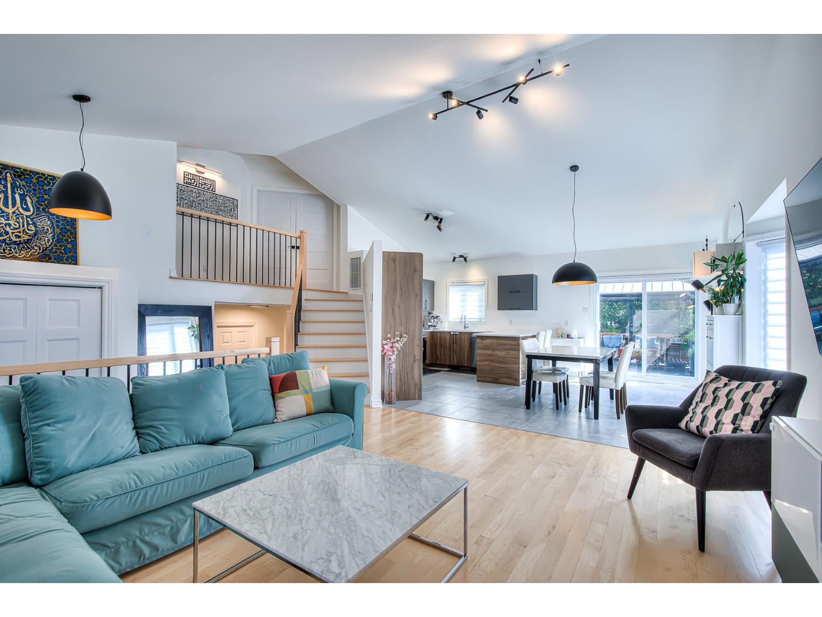 1205 Rue Taillefer Laval (Sainte-Rose) Quebec Canada H7L5L8