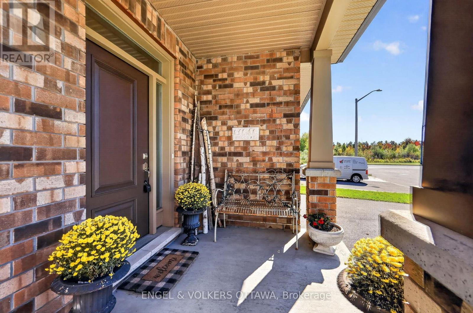 715 Bunchberry Way, Ottawa, Ontario  K1T 0J8 - Photo 2 - X13834268