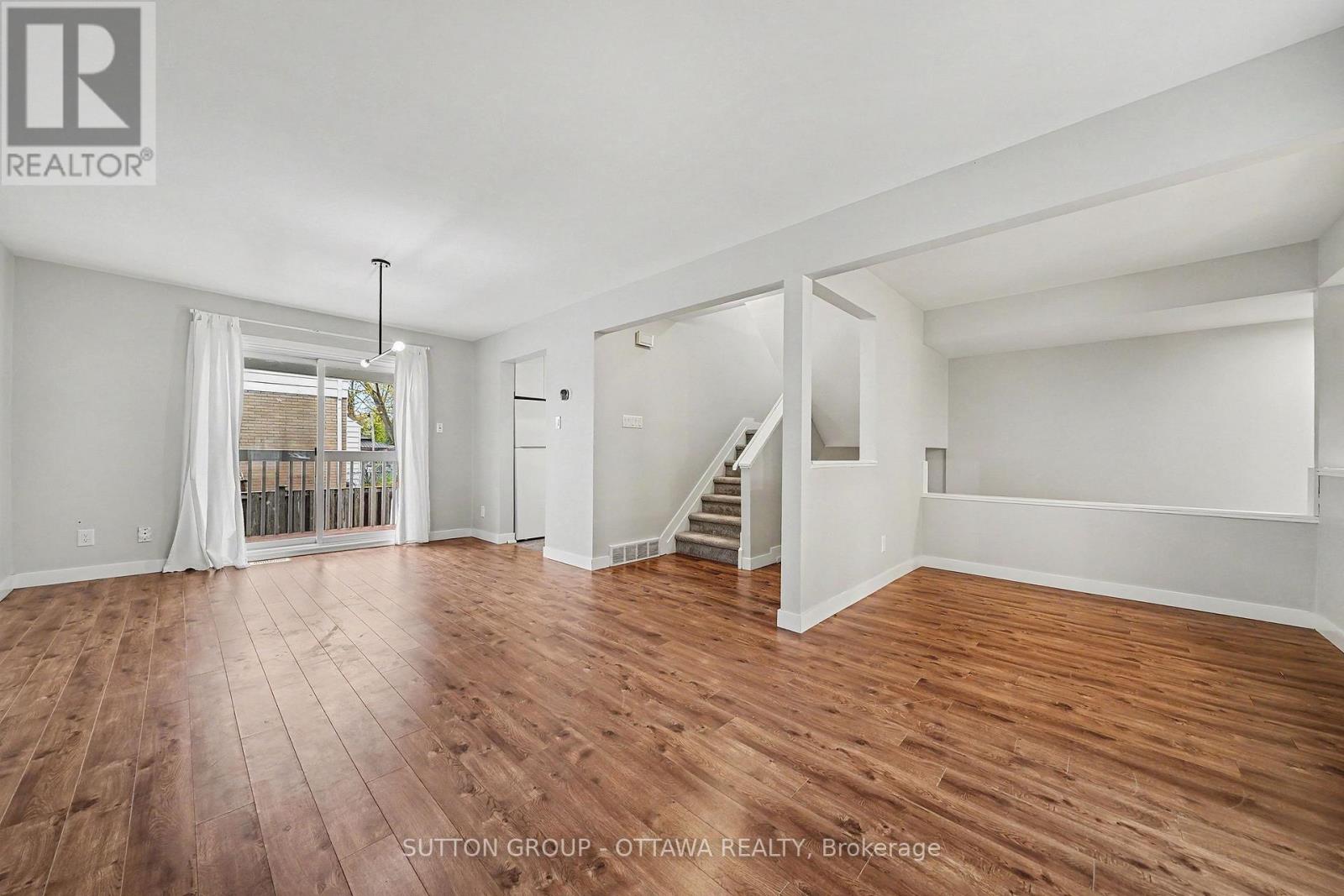 73 Scrivens Street, Ottawa, Ontario K2B 8N2 - Photo 6 - X13834386