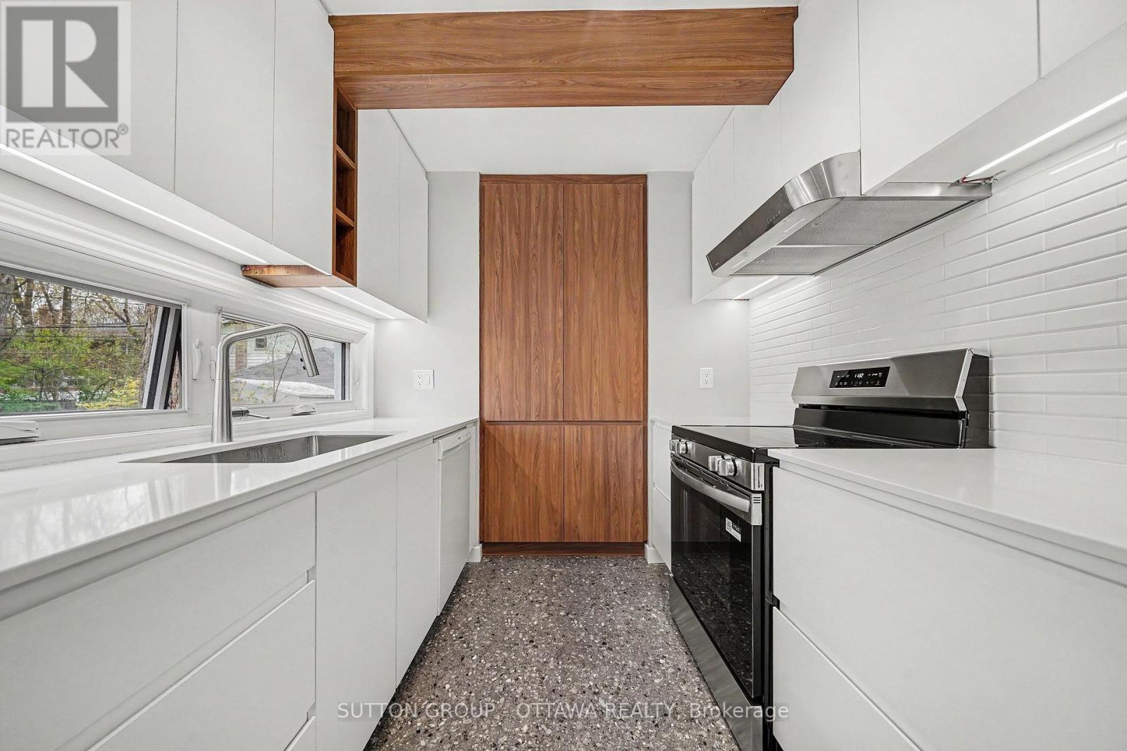 73 Scrivens Street, Ottawa, Ontario K2B 8N2 - Photo 8 - X13834386