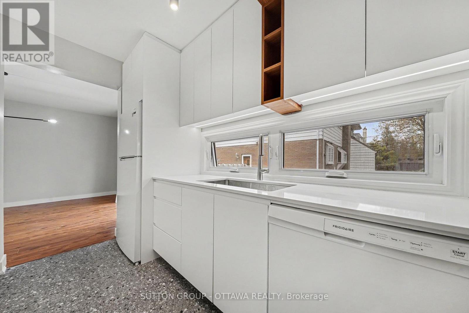 73 Scrivens Street, Ottawa, Ontario K2B 8N2 - Photo 9 - X13834386