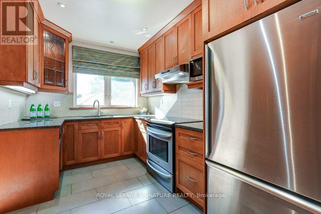 355 Wolverleigh Boulevard, Toronto, Ontario  M4C 1S7 - Photo 14 - E13834270