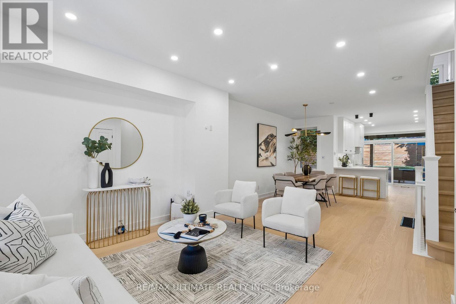 49 Ingham Avenue, Toronto, Ontario  M4K 2W6 - Photo 4 - E13834292