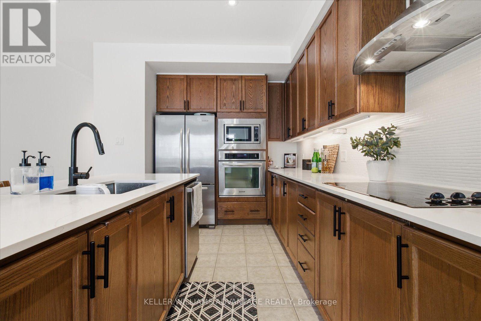 78 Woodbine Avenue, Toronto, Ontario  M4L 2A2 - Photo 15 - E13834326