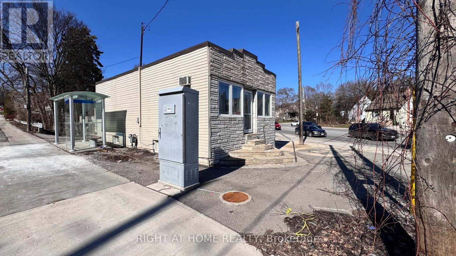104 Danforth Road, Toronto, Ontario  M1L 3W7 - Photo 2 - E13834350