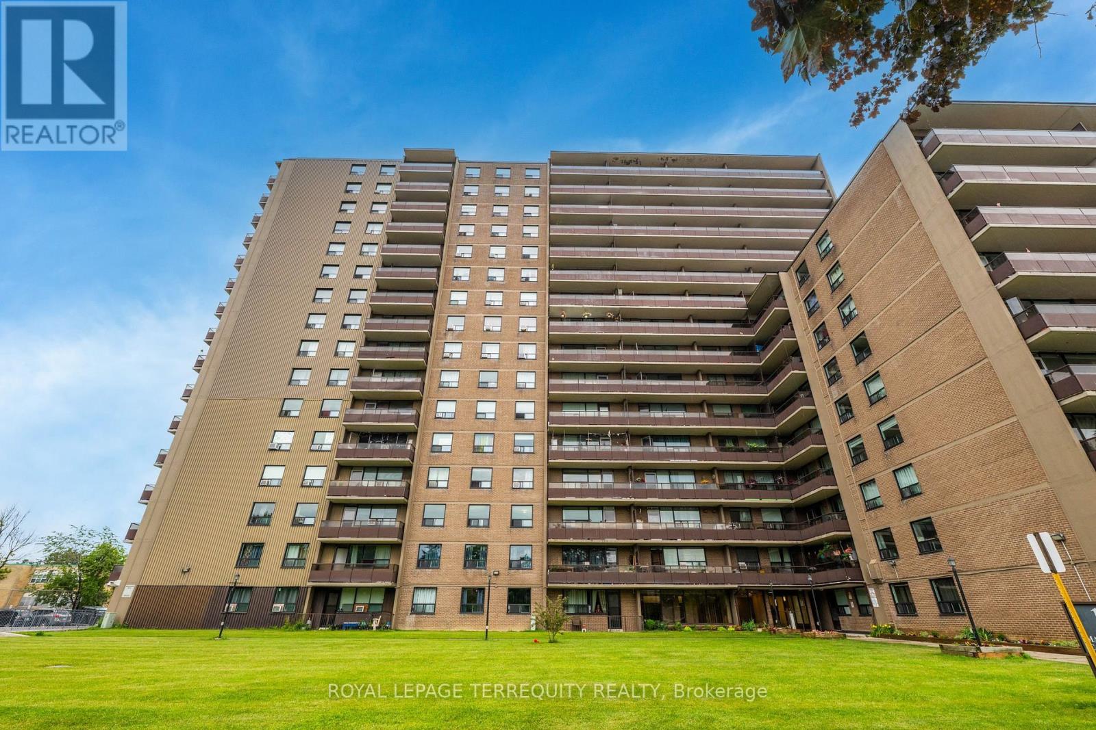 816 - 180 Markham Road, Toronto, Ontario  M1M 2Z9 - Photo 1 - E13834356