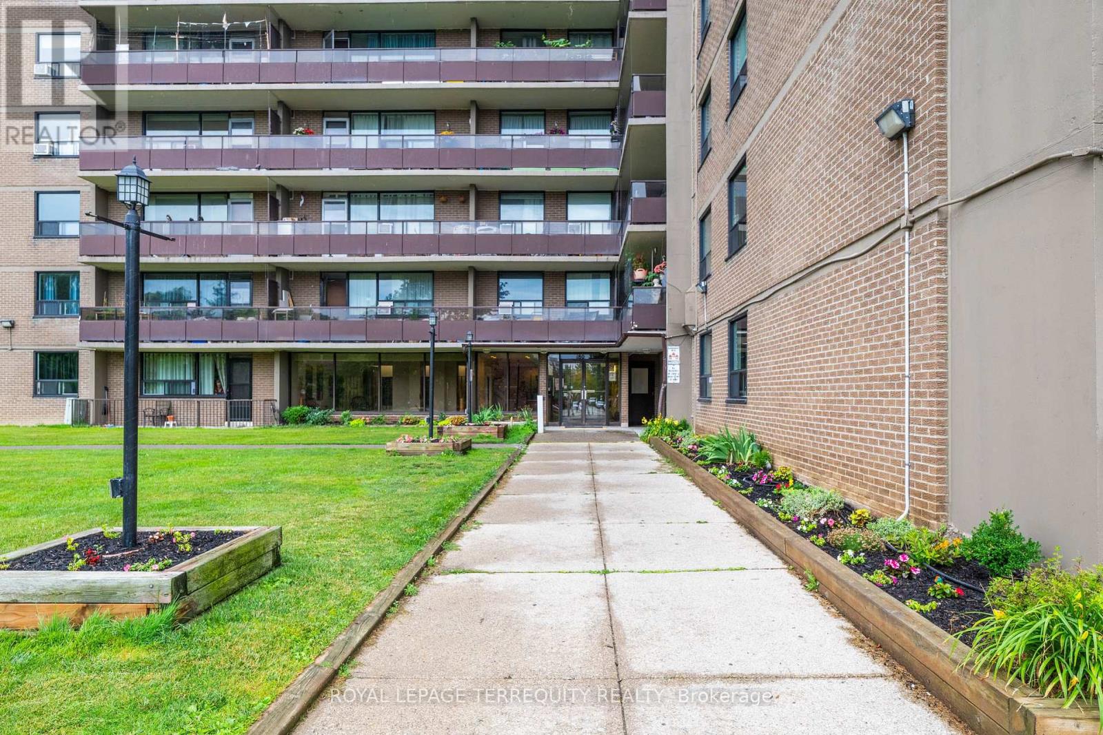 816 - 180 Markham Road, Toronto, Ontario  M1M 2Z9 - Photo 2 - E13834356