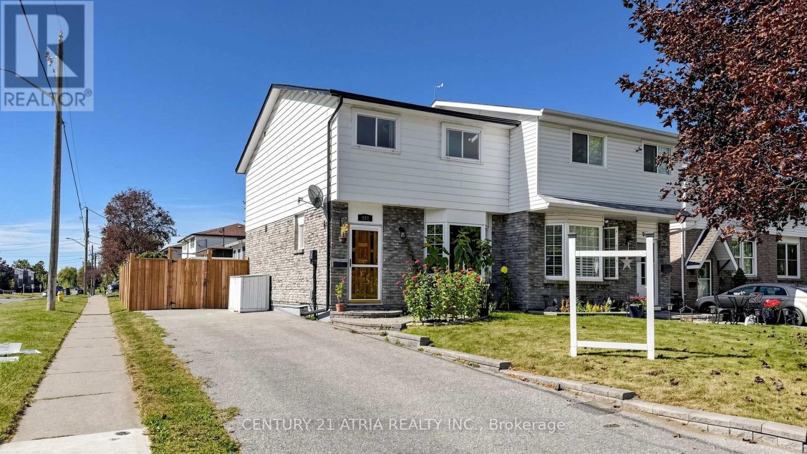 982 Renfrew Court, Oshawa (Lakeview), Ontario  L1J 6L2 - Photo 2 - E13834400