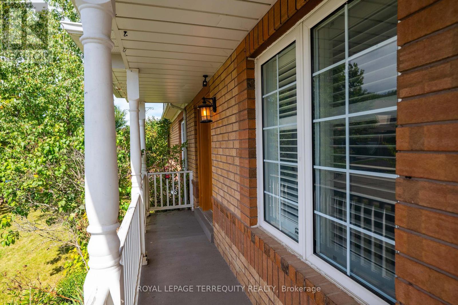 44 Iberville Road, Whitby, Ontario  L1M 1H7 - Photo 4 - E13834420