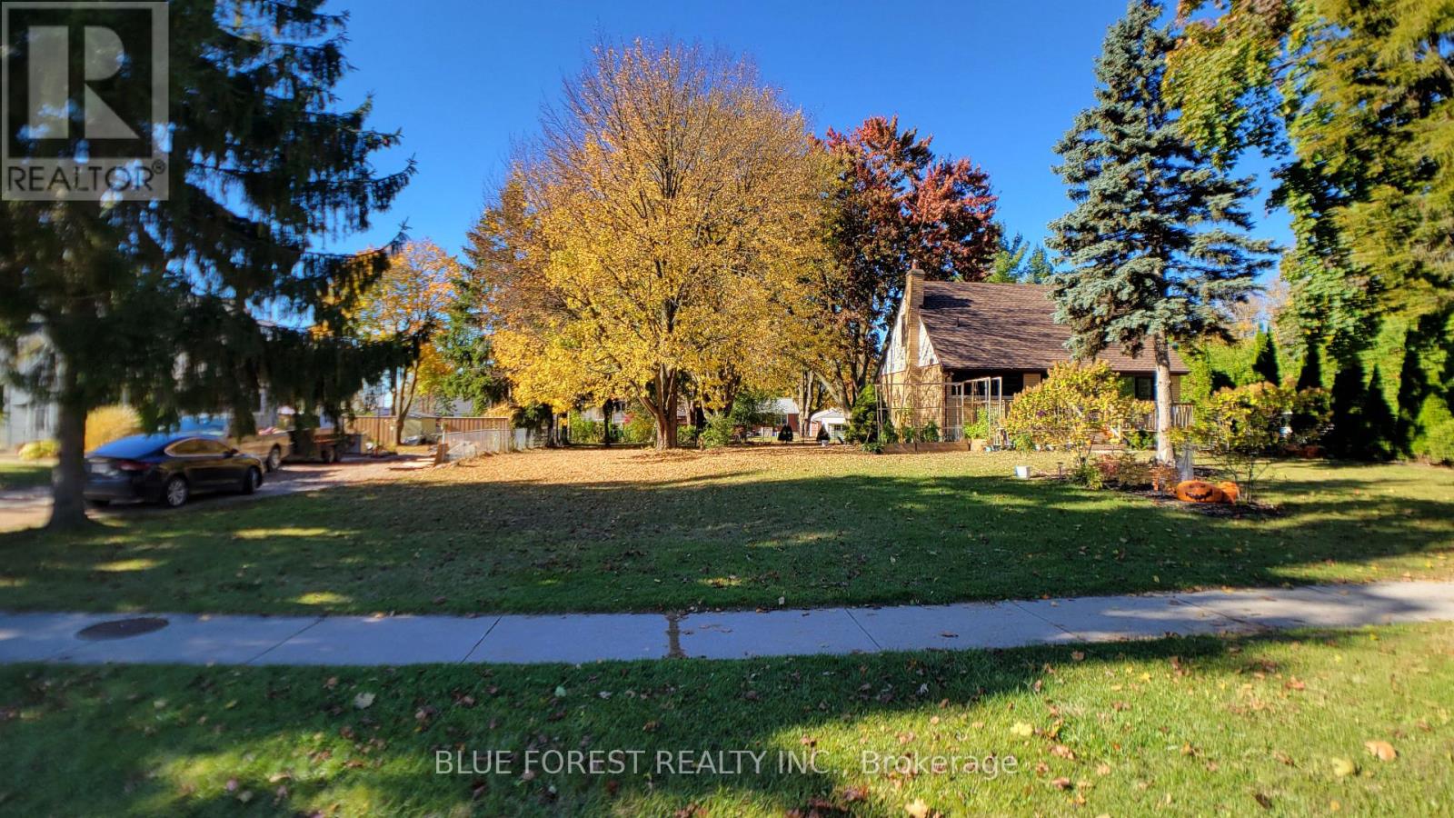 947 Dearness Drive, London South, Ontario  N6E 1N6 - Photo 2 - X12492066
