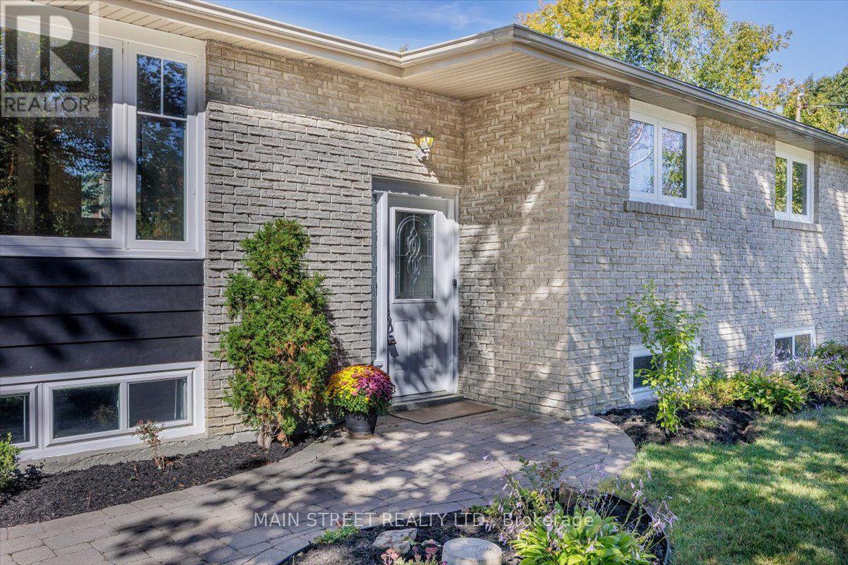 38 Townsend Avenue, Bradford West Gwillimbury (Bradford), Ontario  L3Z 1Y1 - Photo 2 - N13834378
