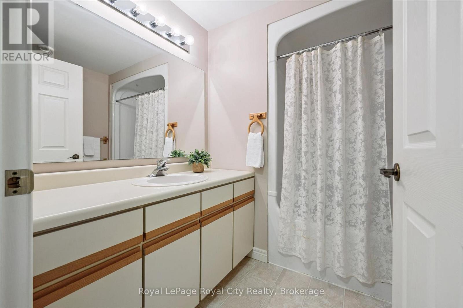 11 Honeysuckle Drive, Guelph, Ontario N1G 4X7 - Photo 34 - X13834244