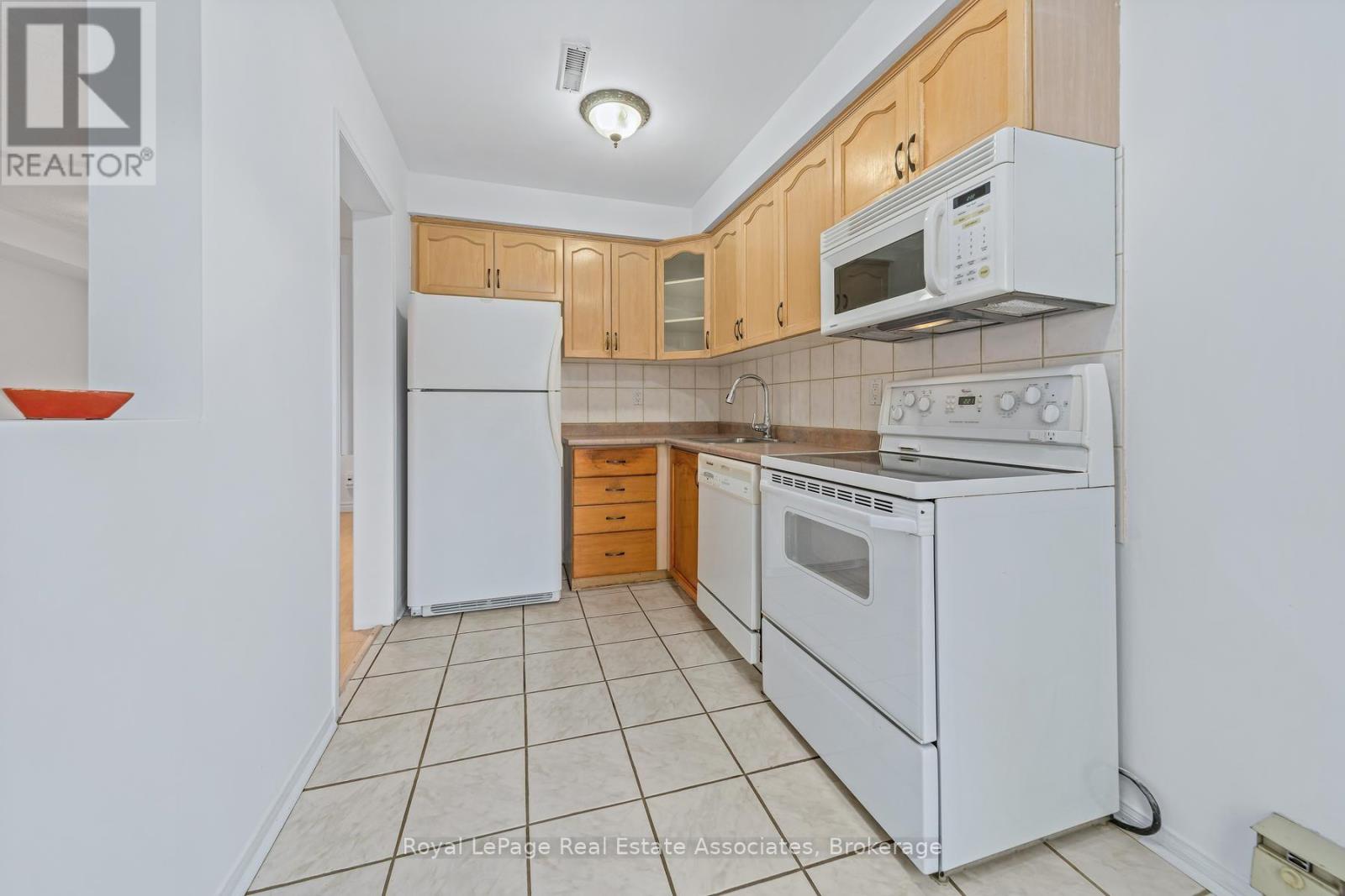 30 Stewart Maclaren Road, Halton Hills, Ontario  L7G 5L9 - Photo 12 - W13834298