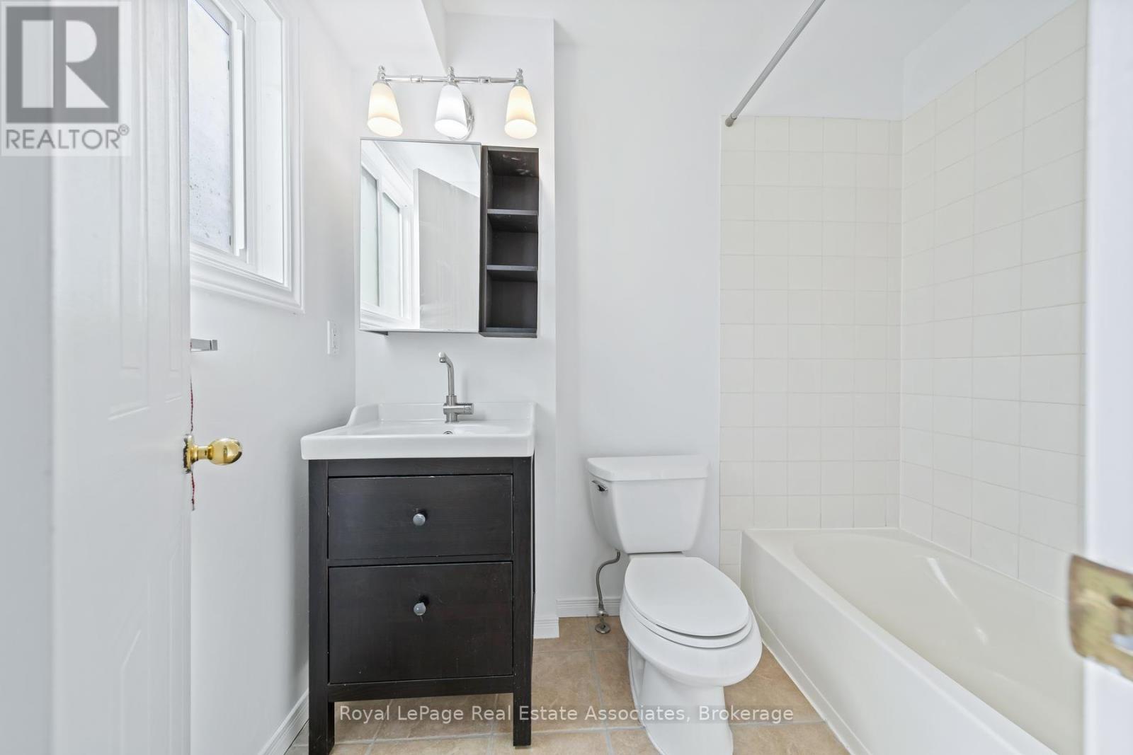 30 Stewart Maclaren Road, Halton Hills, Ontario  L7G 5L9 - Photo 17 - W13834298