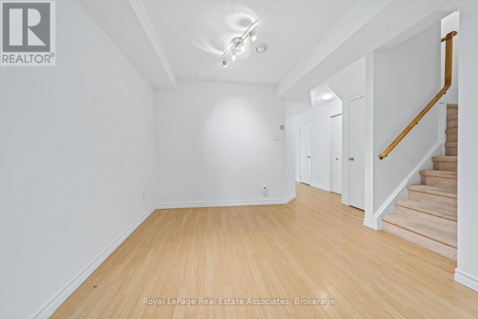 30 Stewart Maclaren Road, Halton Hills, Ontario  L7G 5L9 - Photo 5 - W13834298