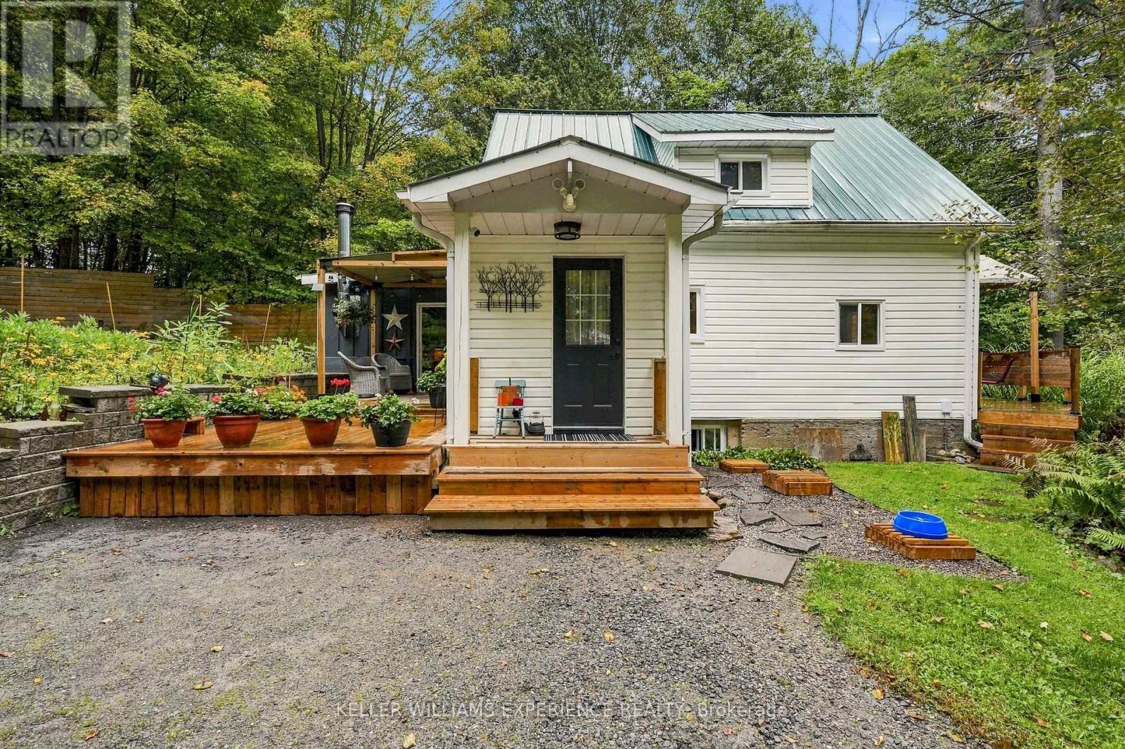 643 NORTH MARY LAKE ROAD, Huntsville, Ontario