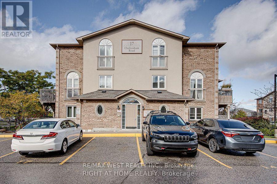 4 - 17 CHELTENHAM ROAD, Barrie, Ontario