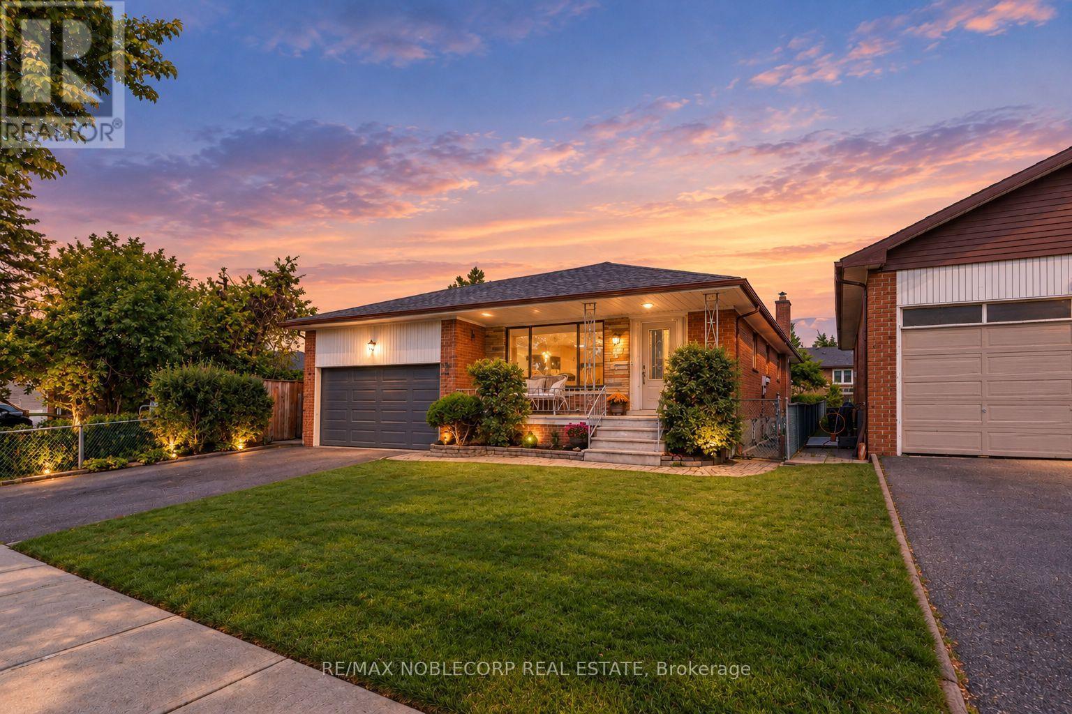 4 WARLINGHAM COURT, Toronto, Ontario