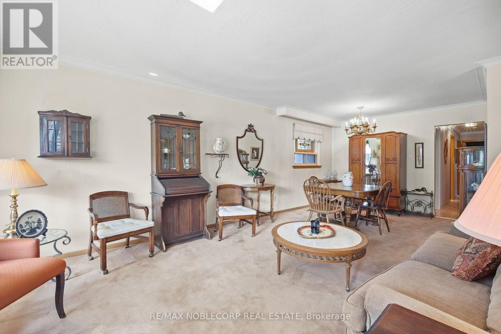 4 Warlingham Court, Toronto, Ontario M9C 3K3 - Photo 11 - W13834320