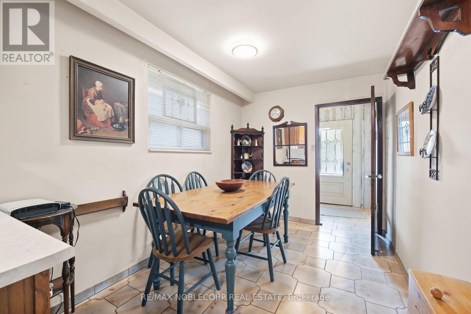 4 Warlingham Court, Toronto, Ontario M9C 3K3 - Photo 15 - W13834320