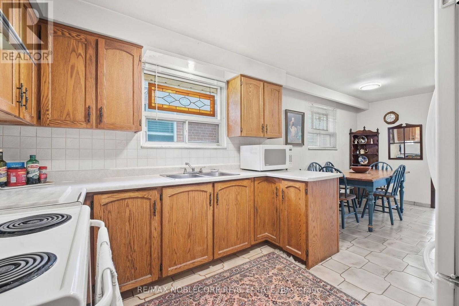 4 Warlingham Court, Toronto, Ontario M9C 3K3 - Photo 17 - W13834320