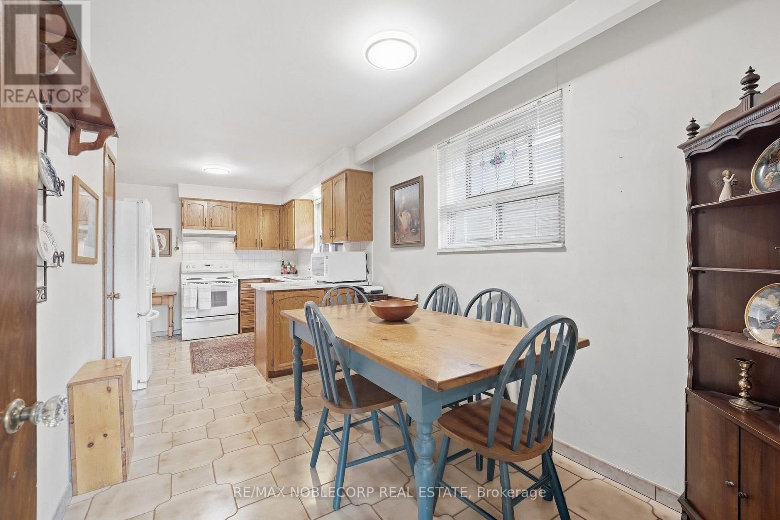 4 Warlingham Court, Toronto, Ontario M9C 3K3 - Photo 16 - W13834320